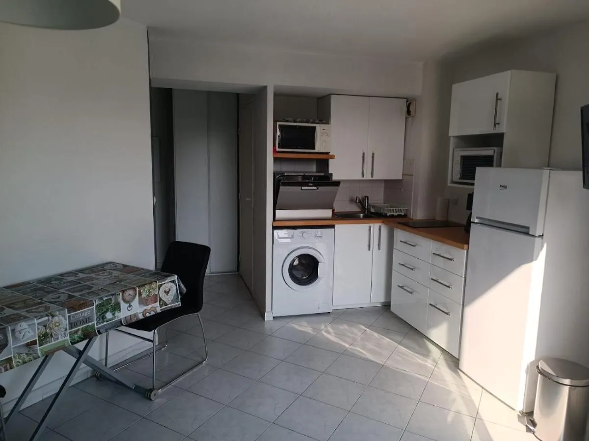 Studio Cavalaire-Sur-Mer Immeuble Turquoise contacts