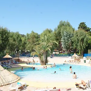 Camping De La Baie Campeggio